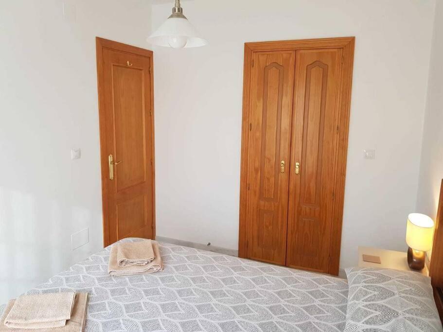 Vakantiehuis Stunning 2-bed House In W. Pool, A/c, Garage Nerja