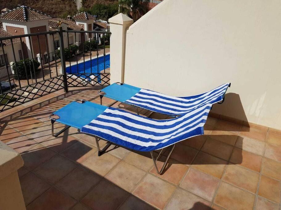 Stunning 2-bed House In W. Pool, A/c, Garage Vakantiehuis