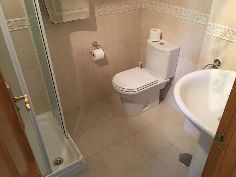 Сasa de vacaciones Stunning 2-bed House In W. Pool, A/c, Garage Nerja