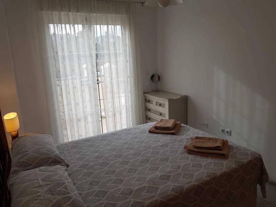 Vakantiehuis Stunning 2-bed House In W. Pool, A/c, Garage